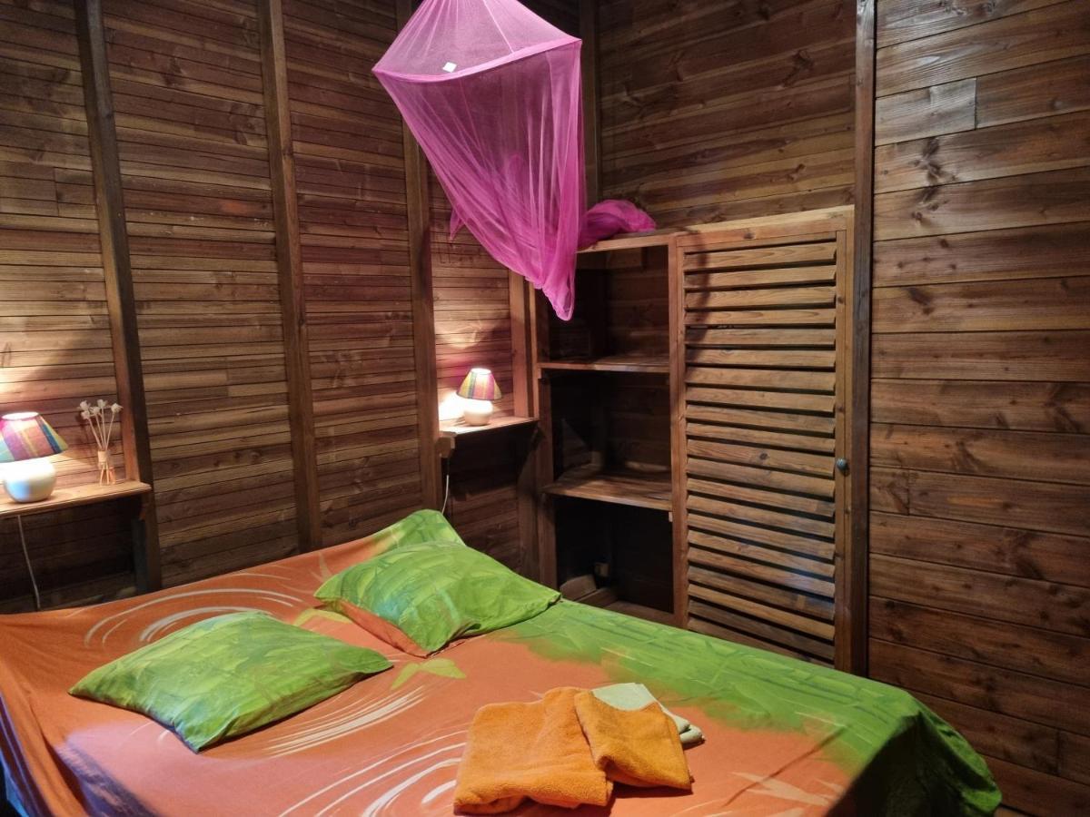Bungalow Jamaique Десе Екстериор снимка