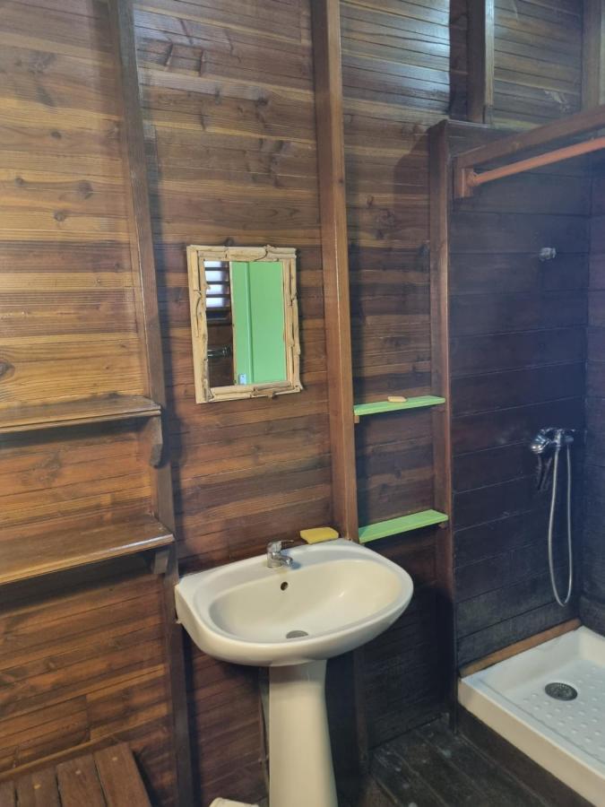 Bungalow Jamaique Десе Екстериор снимка